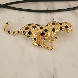 Beautiful Vintage Jaguar Brooch multi color n tones